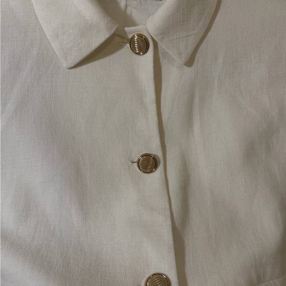 Zara Cream Cropped Collar Jacket with Gold Buttons - Picture 3 of 4